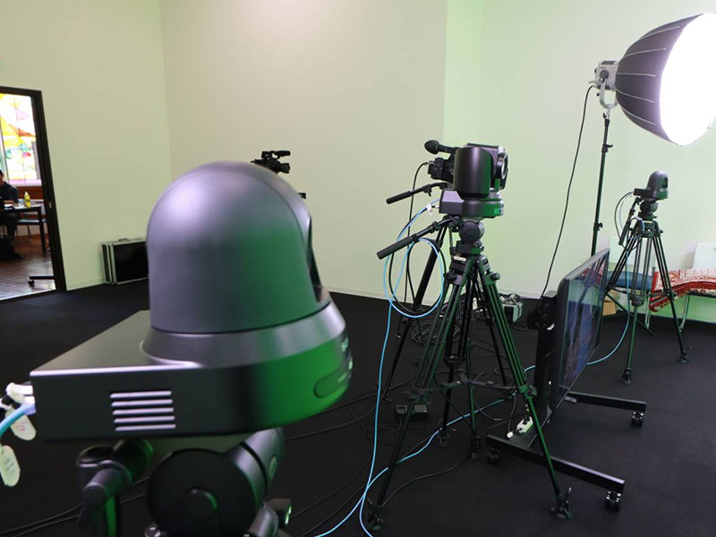 春のプロモーション撮影におすすめ｜バーチャルスタジオで表現する新しい世界観